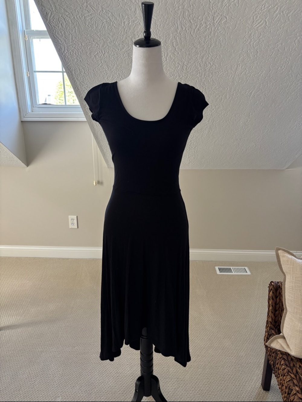 GAP Black Scoop-Neck Midi Dress